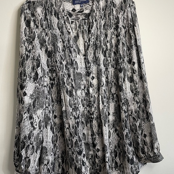Jones New York Gray and Black Abstract Blouse Round Neck Long Sleeve - Picture 1 of 4